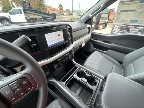 New 2026 Ford F550 XLT w/ XLT Value Package image 24