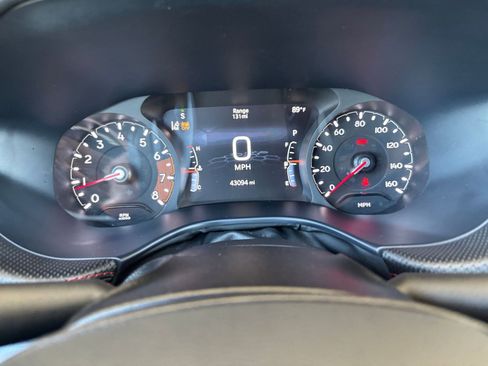 Used 2025 Jeep Compass Trailhawk w/ Trailer Tow Group AWD/4WD image 40