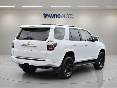Used 2021 Toyota 4Runner SR5 Premium w/ Moonroof Package AWD/4WD image 7