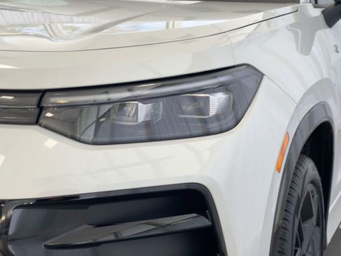 New 2026 Volkswagen Tiguan SE R-Line image 11