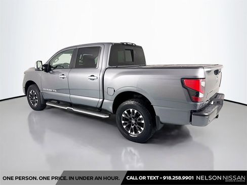 Used 2020 Nissan Titan SL w/ Moonroof Package AWD/4WD image 7