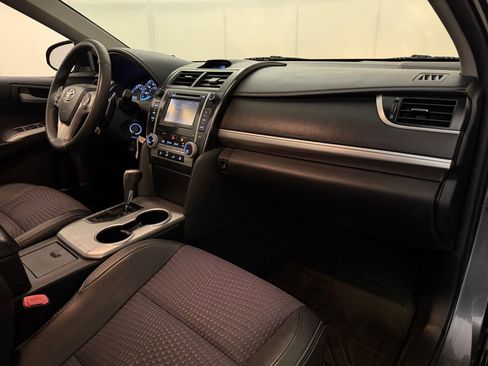Used 2012 Toyota Camry SE FWD image 30