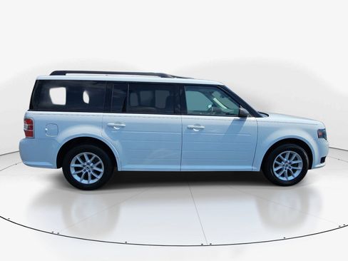Used 2018 Ford Flex SE FWD image 2