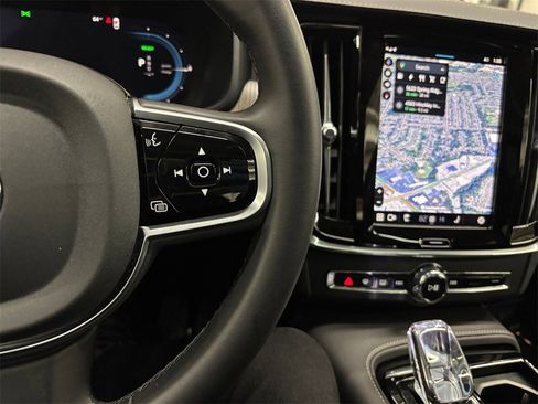 Certified 2024 Volvo S90 T8 Ultimate image 28