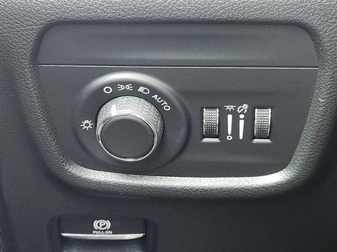 Used 2021 Jeep Grand Cherokee L Laredo w/ Luxury Tech Group I RWD image 20