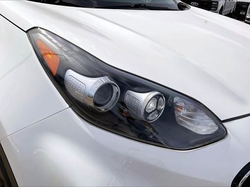 Used 2022 Kia Sportage LX w/ LX AWD Value Edition Package image 28