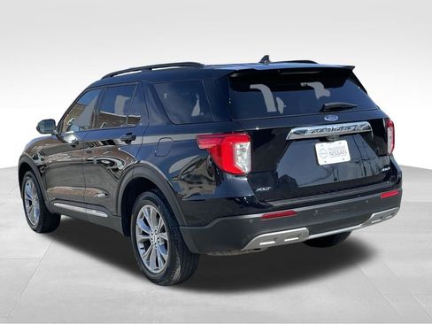 Used 2022 Ford Explorer XLT w/ Equipment Group 202A AWD/4WD image 5