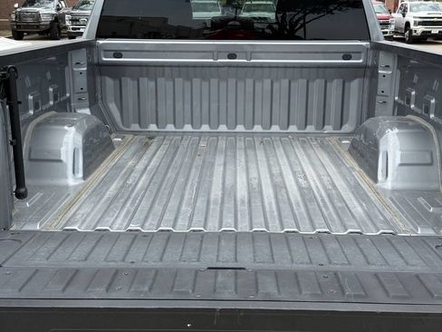 Used 2025 GMC Sierra 1500 SLT AWD/4WD image 28