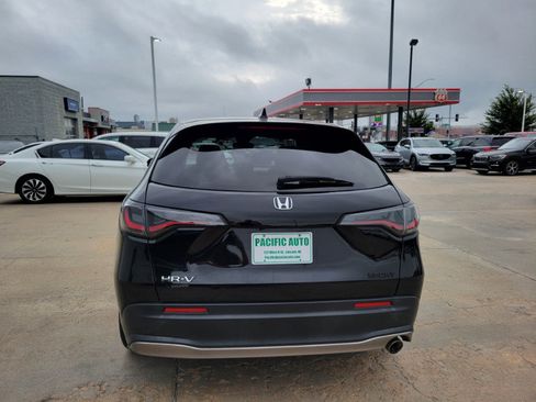 Used 2023 Honda HR-V Sport image 6