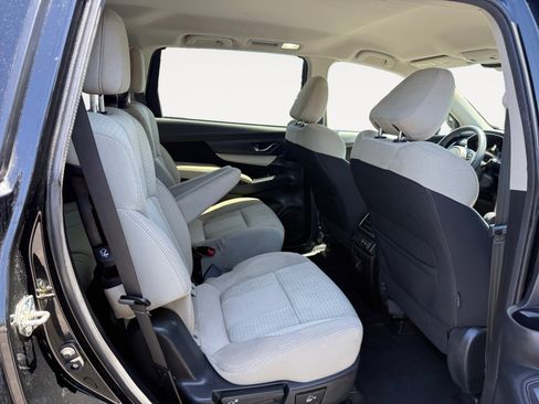 Used 2019 Subaru Ascent Premium w/ Popular Package #3 AWD/4WD image 18