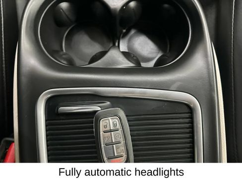 Used 2024 Chrysler Pacifica Touring-L FWD image 37