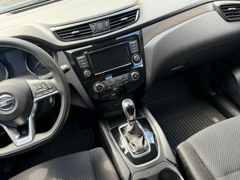 Used 2020 Nissan Rogue Sport S w/ Appearance Package FWD image 19