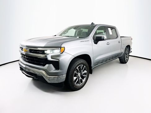 Used 2024 Chevrolet Silverado 1500 LT image 3