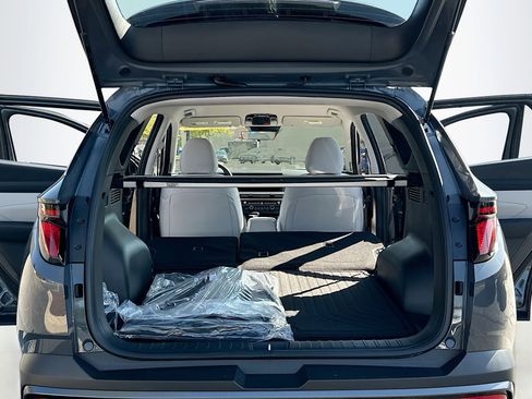 New 2026 Hyundai Tucson SE image 7