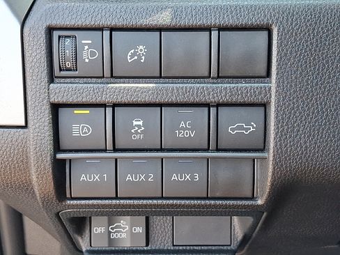 Used 2025 Toyota Tacoma TRD Sport w/ TRD Sport Premium Package AWD/4WD image 27