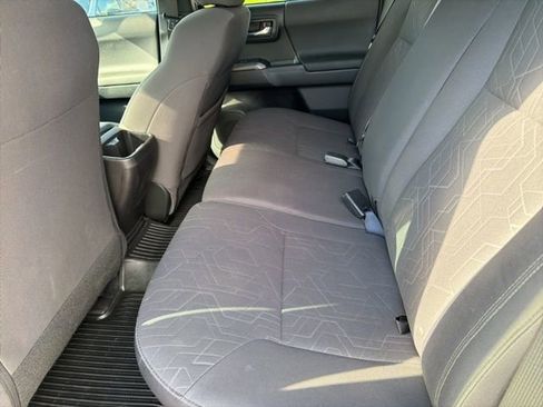 Used 2016 Toyota Tacoma TRD Sport w/ Premium & Technology Package image 18