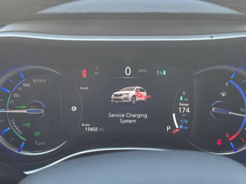 Used 2023 Chrysler Pacifica Touring-L FWD image 42