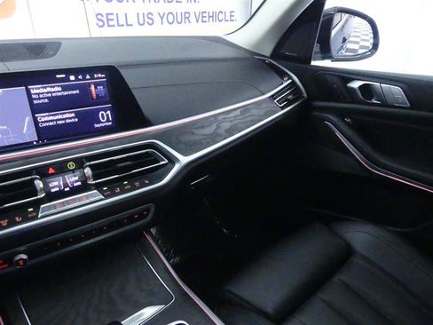 Used 2019 BMW X7 xDrive40i w/ Premium Package AWD/4WD image 15