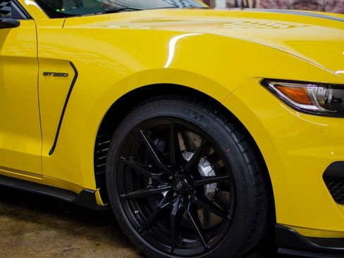 Used 2016 Ford Mustang Shelby GT350 w/ Technology Package image 3