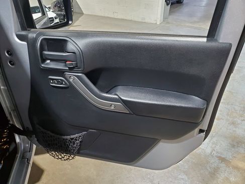 Used 2016 Jeep Wrangler Unlimited Sport w/ Quick Order Package 24S AWD/4WD image 17