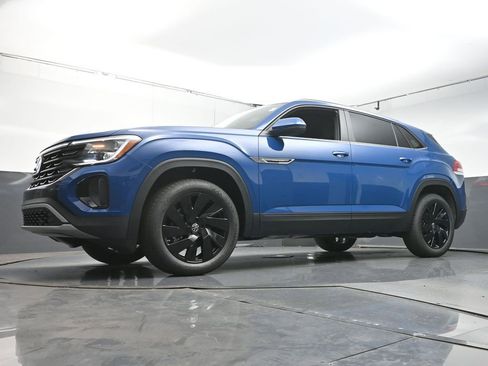 New 2026 Volkswagen Atlas Cross Sport SE FWD image 34