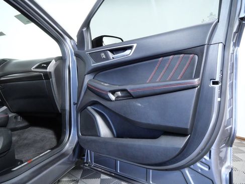Used 2022 Ford Edge ST-Line w/ Cold Weather Package AWD/4WD image 9