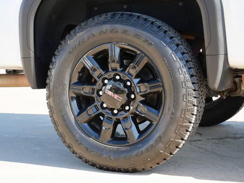 Used 2024 GMC Sierra 3500 AT4 AWD/4WD image 9