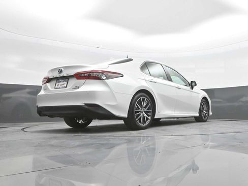 Used 2024 Toyota Camry XLE w/ Navigation Package FWD image 40