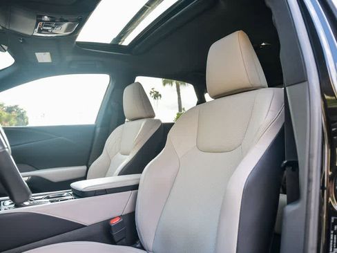 Used 2024 Lexus RX 350h w/ Convenience Package image 17