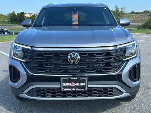 Used 2024 Volkswagen Atlas Cross Sport SE image 11