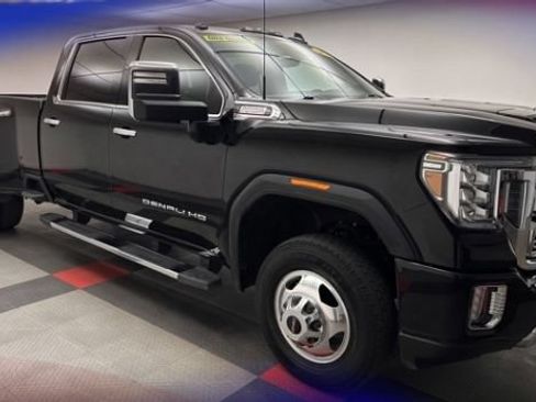 Used 2023 GMC Sierra 3500 Denali w/ Denali Ultimate Package AWD/4WD image 2