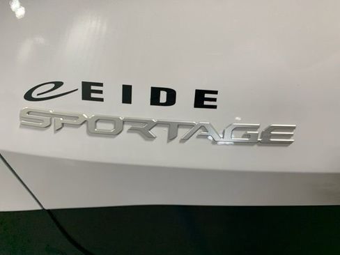 New 2026 Kia Sportage LX image 14