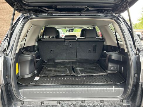 Certified 2023 Toyota 4Runner SR5 Premium w/ Moonroof Package AWD/4WD image 27