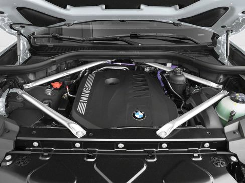 New 2027 BMW X7 xDrive40i w/ Executive Package AWD/4WD image 8