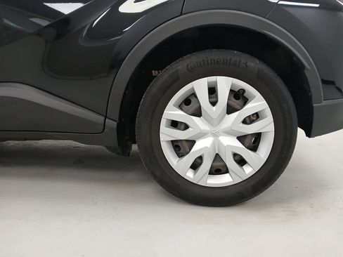 Used 2019 Toyota C-HR LE image 15