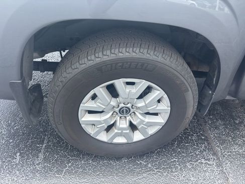 Certified 2024 Nissan Frontier SV w/ SV Convenience Package RWD image 9
