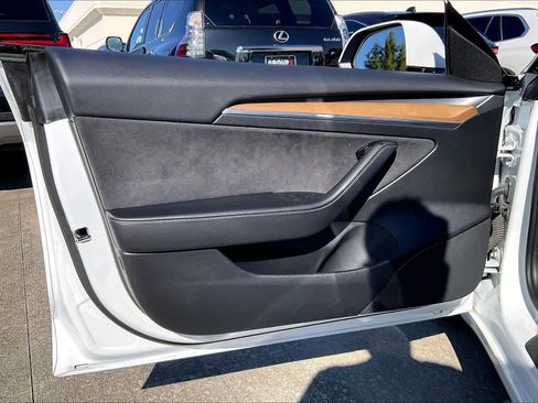 Used 2021 Tesla Model 3 Long Range image 19