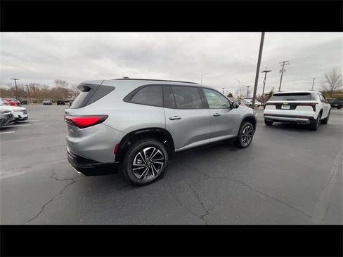 Certified 2025 Buick Enclave Sport Touring image 8