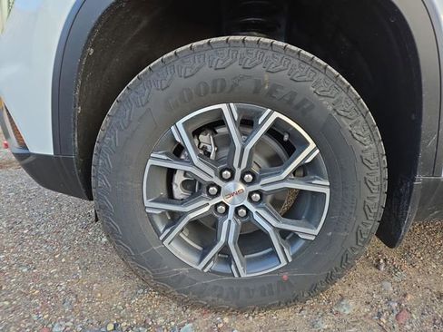 New 2026 GMC Acadia AT4 w/ Luxury Package image 10