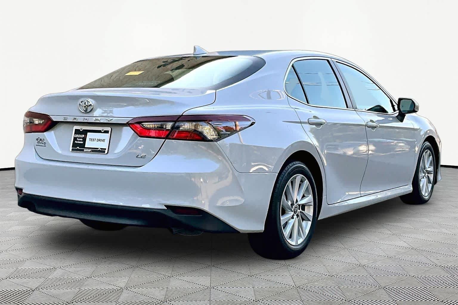 Used 2023 Toyota Camry LE FWD image 13