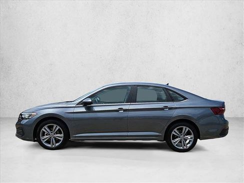 Used 2024 Volkswagen Jetta SE FWD image 9