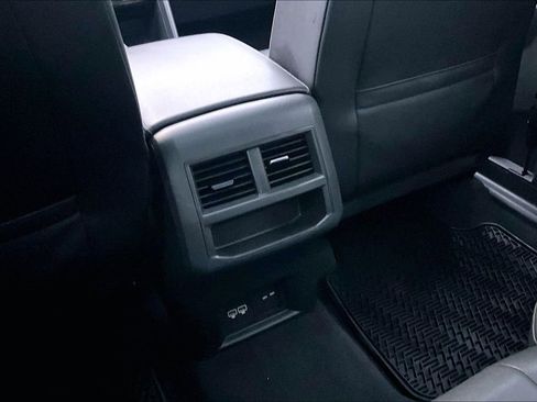 Used 2020 Volkswagen Atlas Cross Sport SEL image 34