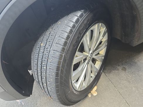 Used 2018 Volkswagen Tiguan S FWD image 30