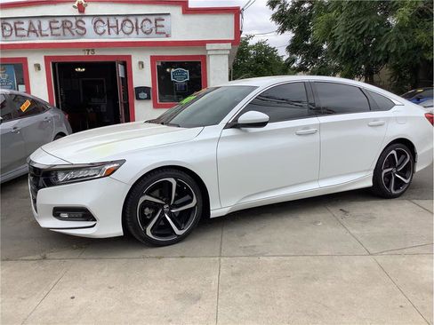 Used 2020 Honda Accord Sport image 2