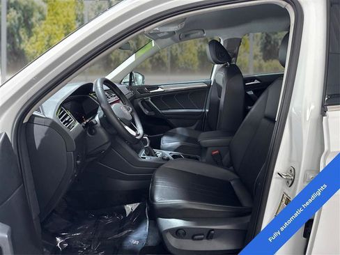 Used 2024 Volkswagen Tiguan SE image 9