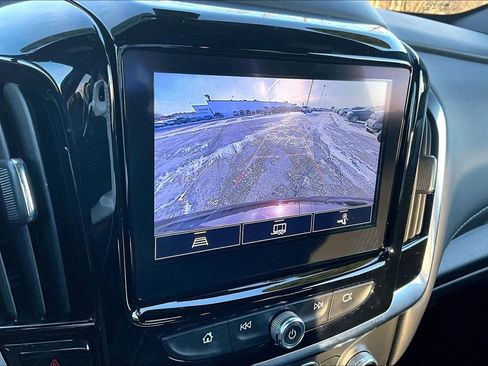 Used 2023 Chevrolet Traverse LT image 18