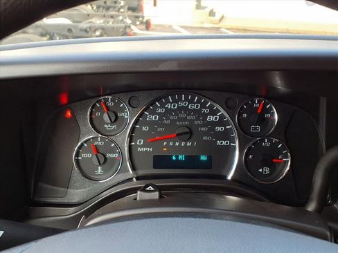 New 2026 Chevrolet Express 2500 Extended RWD image 18