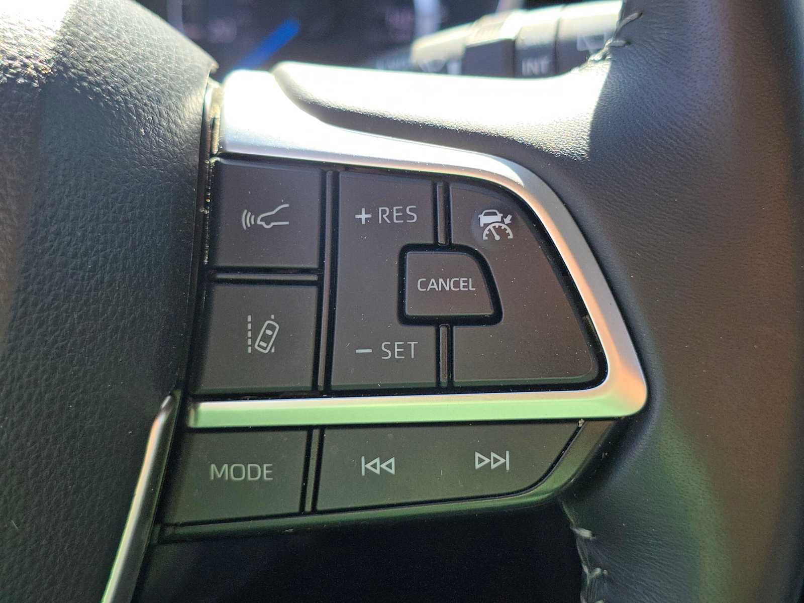 Certified 2025 Toyota Highlander XLE AWD/4WD image 32
