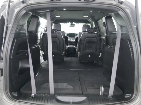 Used 2025 Chrysler Pacifica Select FWD image 27