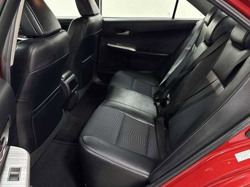 Used 2014 Toyota Camry SE image 23